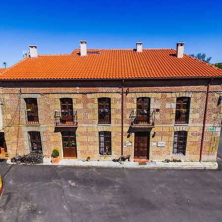 Posada Real Del Buen Camino Villanueva de Campean 外观 照片