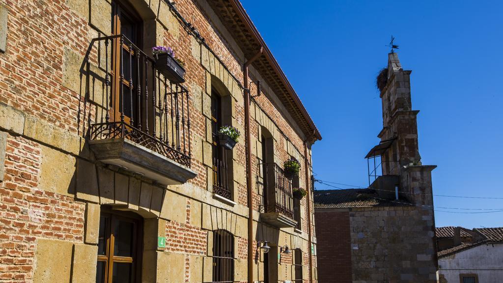 Posada Real Del Buen Camino Villanueva de Campean 外观 照片